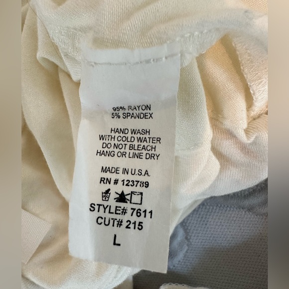 Gathered- crossed- cropped sleeveless top. - Picture 8 of 8